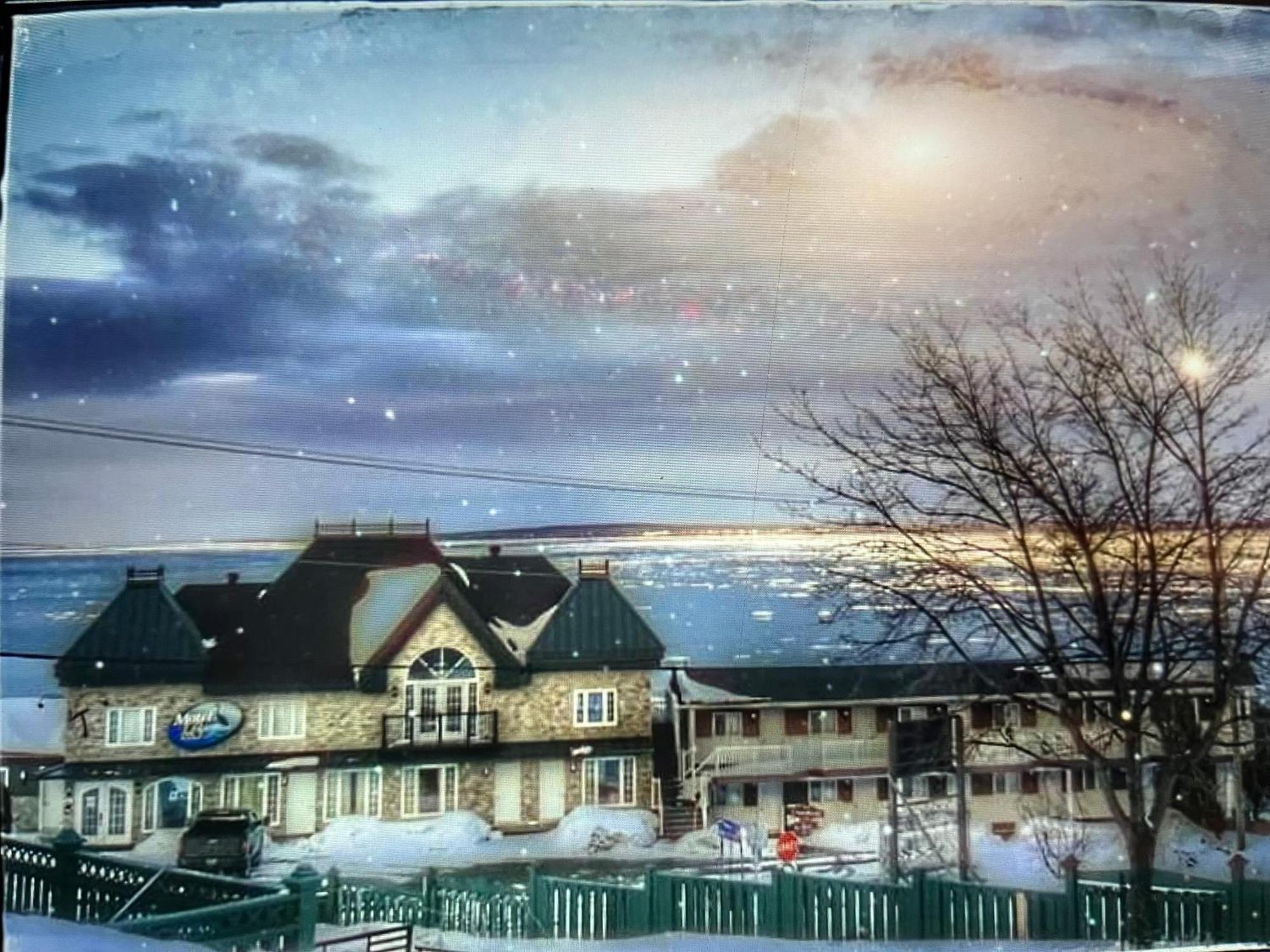 Motel Vue Belvedere Saint-Siméon Екстериор снимка