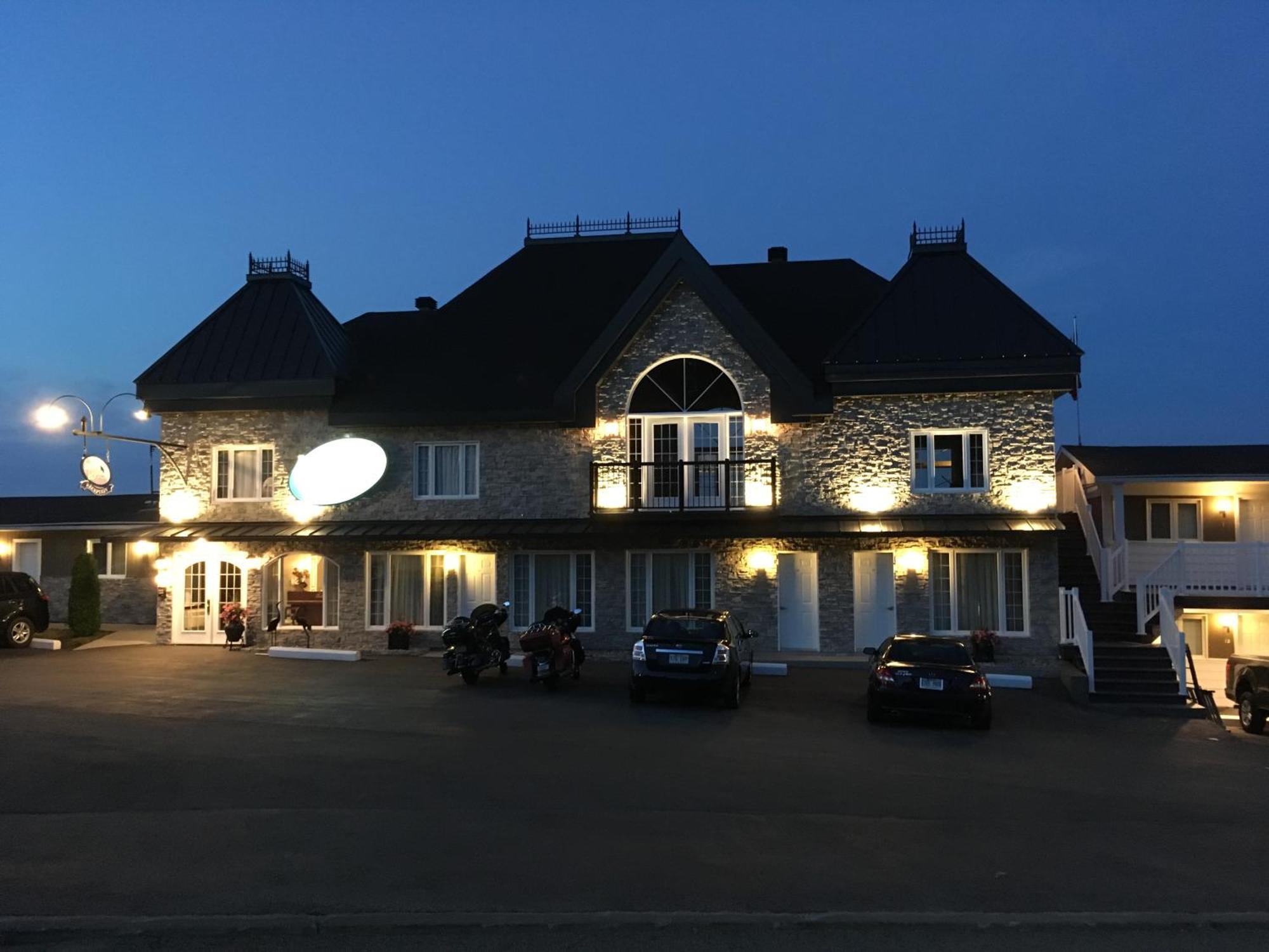 Motel Vue Belvedere Saint-Siméon Екстериор снимка